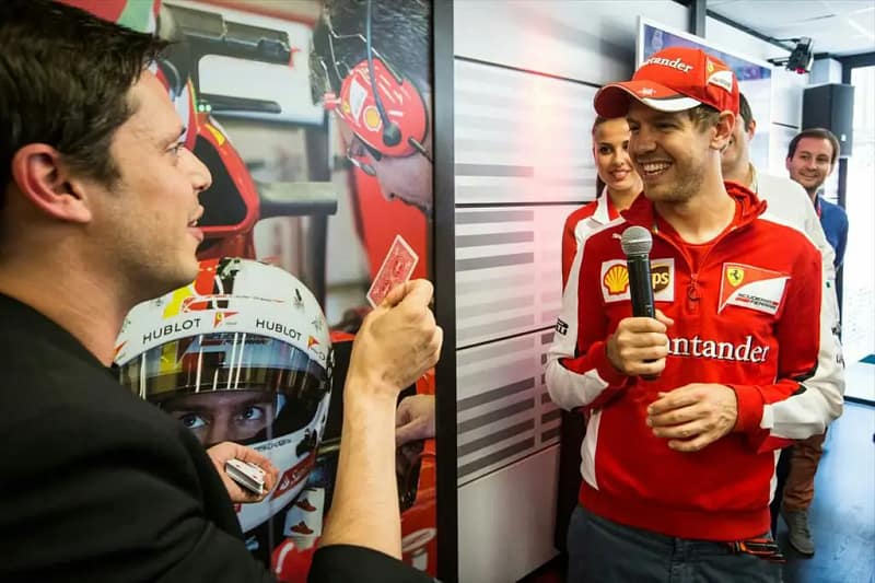 Pepo Capel con Sebastian Vettel en el Paddock Club de Fórmula 1